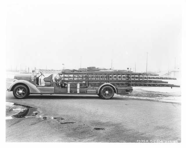 1940 Autocar C10 Ladder Fire Truck Press Photo 0034