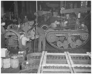 1940s White Half-Track Truck Assembly in Cleveland Press Photo 0071