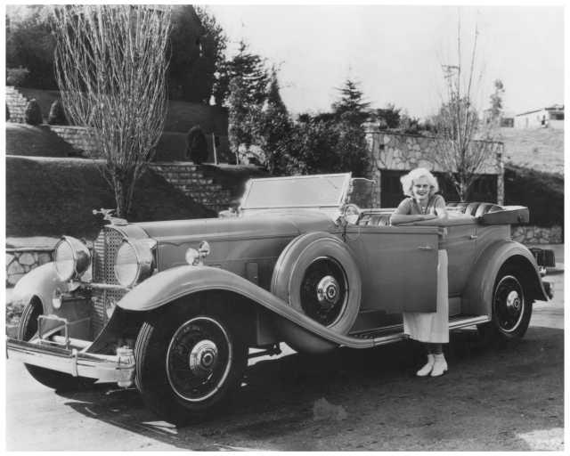 1932 Packard DeLuxe Eight Phaeton Press Photo 0030 - Jean Harlow