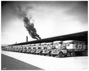 1940s White Truck Fleet Press Photo 0073 Scott County Canned Foods Buy War Bonds