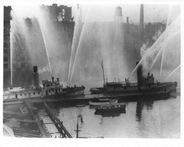 1940s Boston Fire Department Boats Press Photo 0057