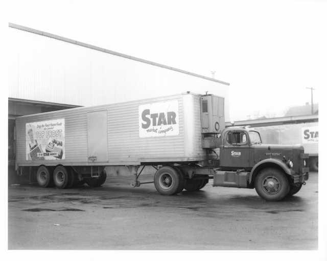 1960s White Mustang Tractor with Brown Trailer Press Photo 0078 - Star Market Co