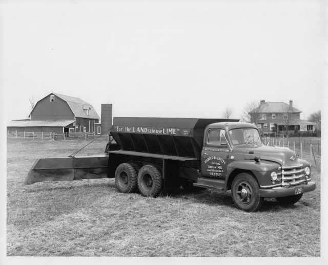 1952 Diamond T Model 353 Truck Press Photo 0024 - Harold B Haffey Liming