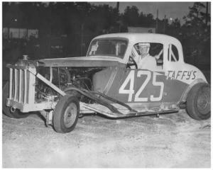 Taffys Racing Team - No 425 - Vintage Stock Car Racing Photo 0035