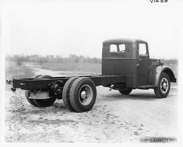 1940s Mack LF Truck Press Photo 0219