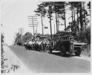 1934 Bell Telephone Linemen with Trucks and Equipment Press Photo 0017