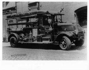 1920s Mack Fire Truck Press Photo 0226 - NYFD - Rescue Squad 2
