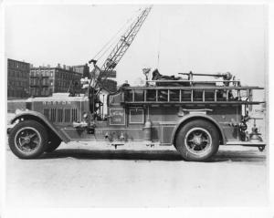 1930s American LaFrance Fire Truck Press Photo 0077 - Boston - Engine 39