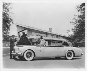 1952 Chrysler C200 Concept Idea Show Car Press Photo 0022 - Ghia