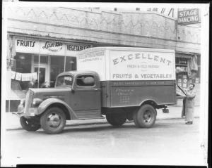 1937 White Box Truck Press Photo 0111 - Excellent Fruits & Veggies - Lam-Bee Mkt