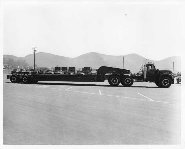 1965 Diamond T Base Motor Transport Co 60-Ton Truck Press Photo 0028 - Military