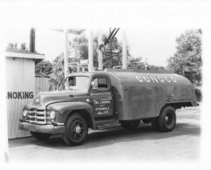 1952 Diamond T Model 520 Tanker Truck Press Photo 0033 - Conoco - Jeffersonville