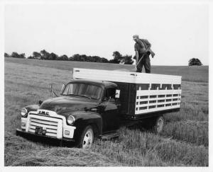 1954 GMC Commercial Grain and Stock Model 354-24 Truck Press Photo 0259