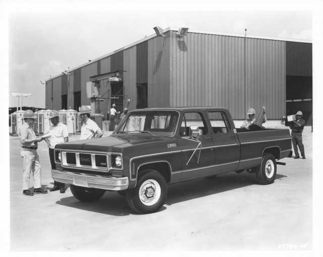 1975 GMC 3500 Pickup Truck Press Photo 0272