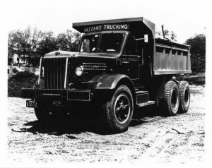 1952 Autocar DC-100-D with Heil Dump Bed Press Photo 0047