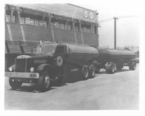 1952 Sterling-White Tanker Truck Press Photo 0056 - Cantlay & Tanzola Transport