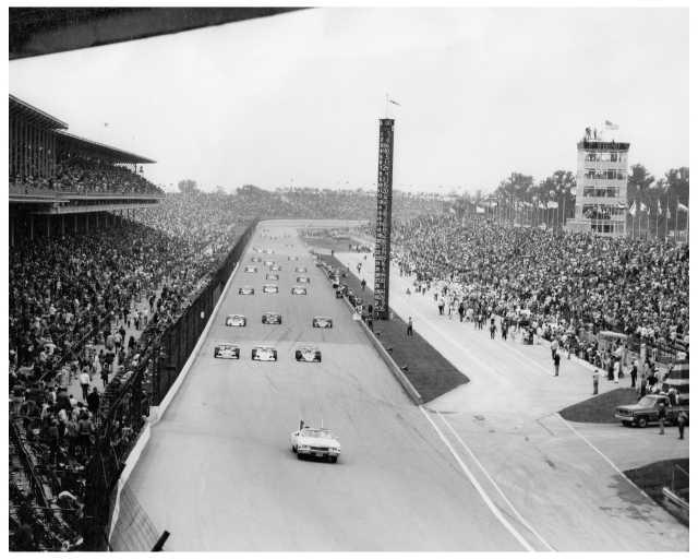 1973 Cadillac Eldorado Pace Car Leading the Pack at Indy Press Photo 0109