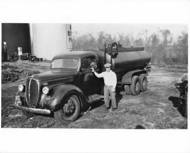 1939 Ford Oil Tanker Truck Press Photo 0290