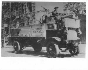 1918 Mack Fire Truck Press Photo 0284 - New York Fire Dept No 33