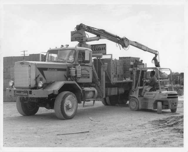 1963 Autocar Truck Press Photo 0055 - Smullian Building Supply Company