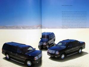 2004 Cadillac Escalade ESV EXT Prestige Sales Brochure Oversized Original