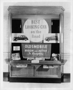1939 Oldsmobile Ads in Christian Science Monitor Display Case Photo 0034
