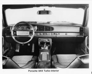1986 Porsche 944 Turbo Interior Press Photo 0014