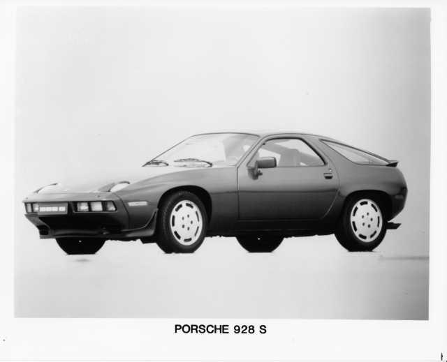 1986 Porsche 928S Press Photo 0015