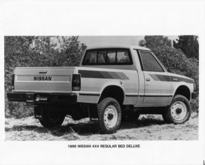 1986 Nissan 4x4 Regular Bed Deluxe Pickup Truck Press Photo 0012