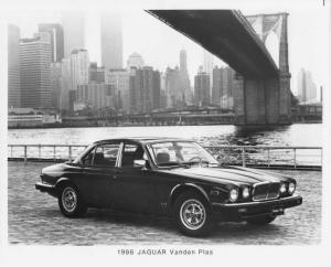 1986 Jaguar Vanden Plas Press Photo 0044