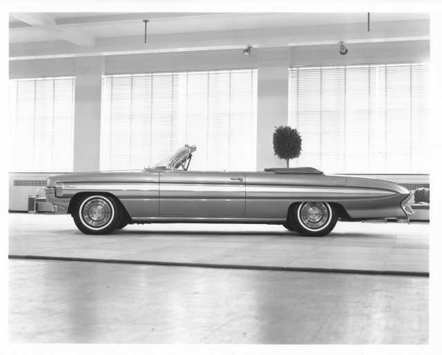 1961 Oldsmobile Starfire Convertible Press Photo 0262