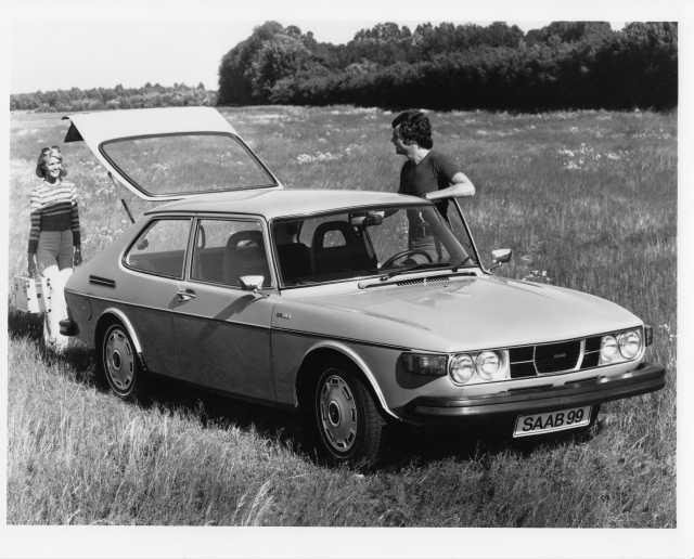 1975 Saab 99 WagonBack Sedan Press Photo and Release 0038