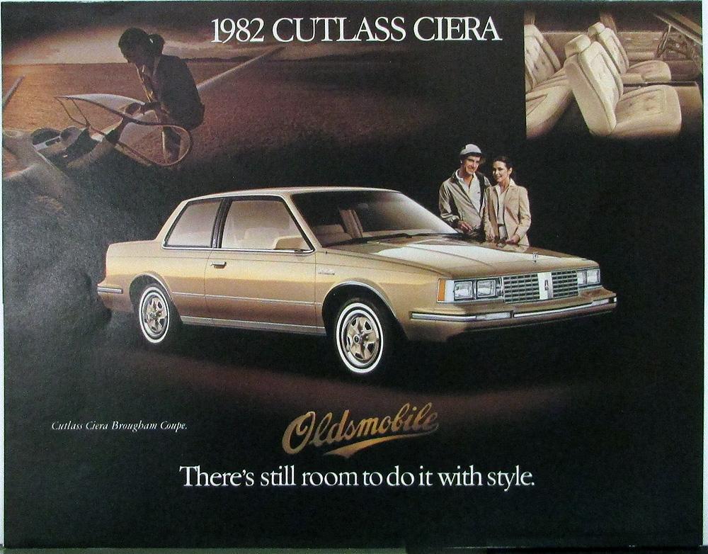1982 Oldsmobile Cutlass Ciera Front Wheel Drive CANADIAN Sales Brochure Folder