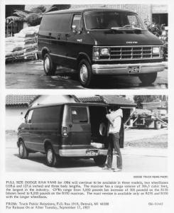 1986 Dodge Ram Van Press Photo 0101