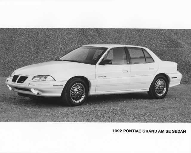 1992 Pontiac Grand Am SE Sedan Press Photo 0096