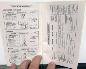 1982 Cadillac Dealer Pocket Product Information Models Specifications Booklet