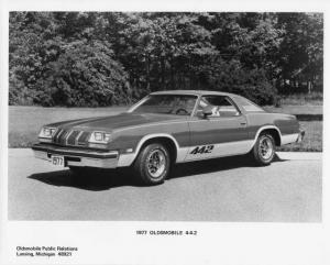 1977 Oldsmobile 4-4-2 Press Photo 0275