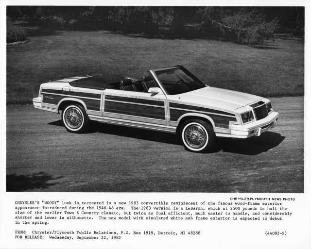 1983 1/2 Chrysler LeBaron Woody Convertible Press Photo 0045
