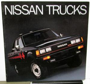 1983 Nissan Trucks Dealer Sales Brochure Pickup King Cab Sport Truck