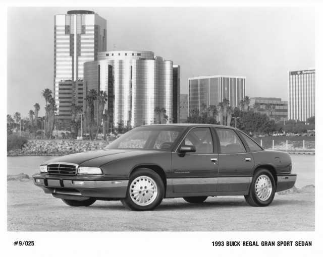 1993 Buick Regal Gran Sport Sedan Press Photo 0133