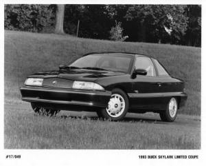 1993 Buick Skylark Limited Coupe Press Photo 0136