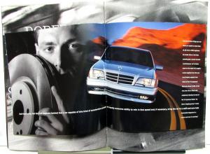 1995 Mercedes-Benz C Class Dealer Prestige Sales Brochure Large Features