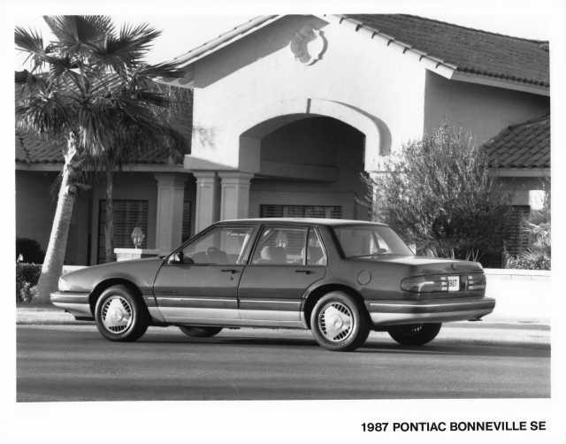 1987 Pontiac Bonneville SE Press Photo 0117