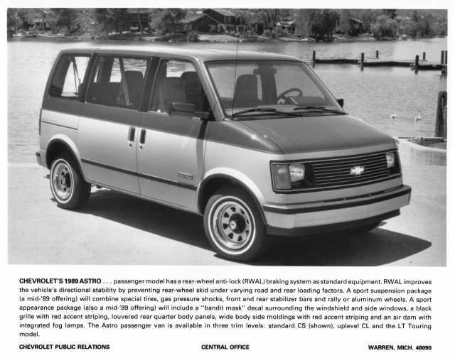 1989 Chevrolet Astro Van Press Photo 0371