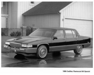 1989 Cadillac Fleetwood 60 Special Press Photo 0162