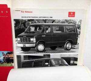 1989 Dodge Trucks Press Kit - RAM 50 Dakota D & W 100 150 250 350 Ramcharger