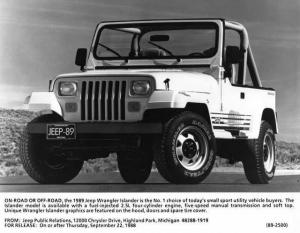 1989 Jeep Wrangler Islander Truck Press Photo with Text 0026 - YJ