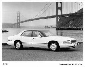 1994 Buick Park Avenue Ultra Auto Press Photo 0154