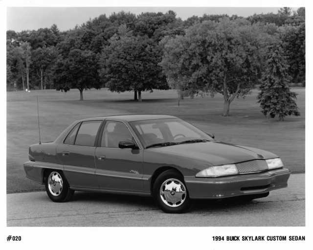 1994 Buick Skylark Custom Sedan Auto Press Photo 0162