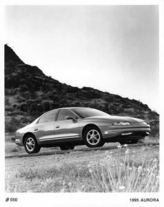 1995 Oldsmobile Aurora Auto Press Photo 0280